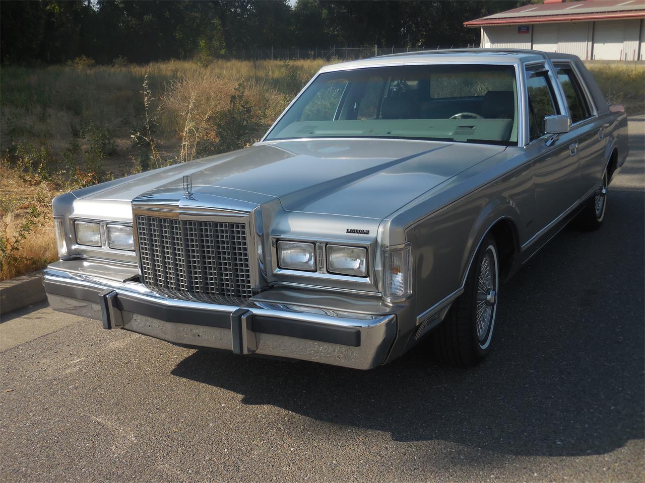 Lincoln town car 1986