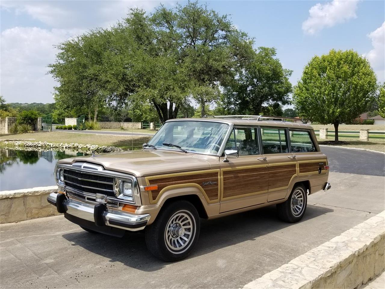 1990 Jeep Grand Wagoneer for Sale CC1144532