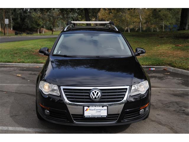 2010 Volkswagen Passat (CC-1145895) for sale in Costa Mesa, California