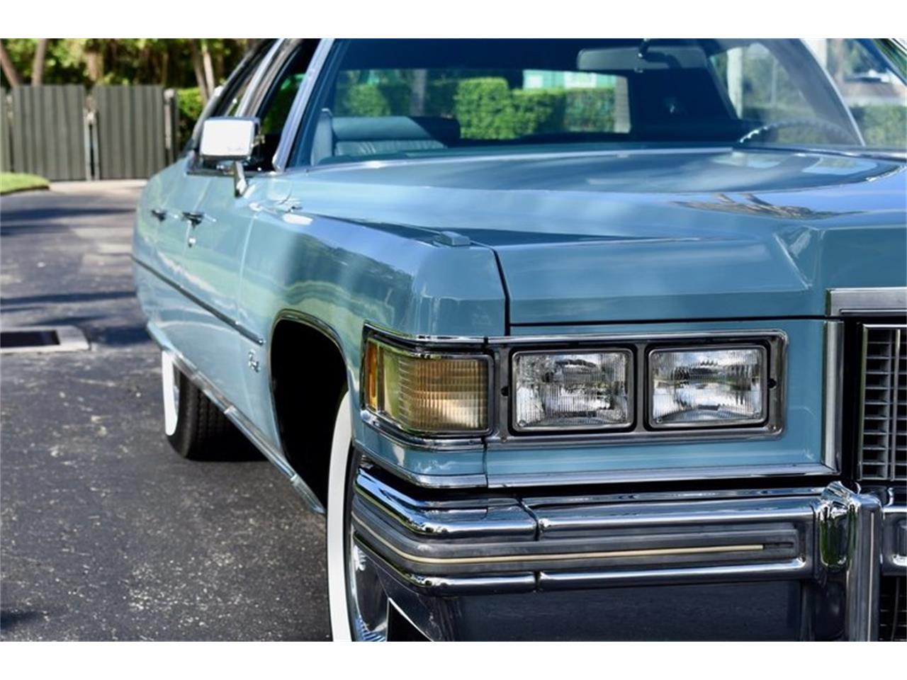 Cadillac fleetwood 1975