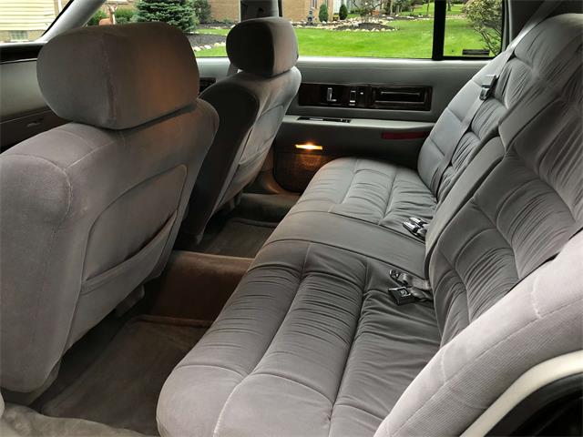 1993 Cadillac Fleetwood (CC-1152675) for sale in North Royalton, Ohio