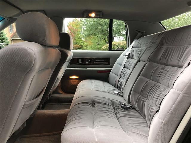 1993 Cadillac Fleetwood (CC-1152675) for sale in North Royalton, Ohio
