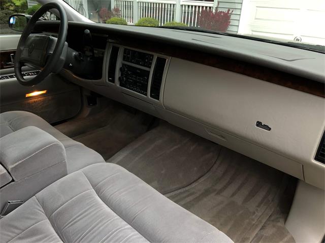 1993 Cadillac Fleetwood (CC-1152675) for sale in North Royalton, Ohio