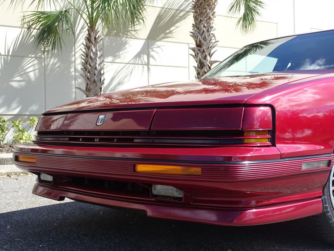 Oldsmobile toronado 1990