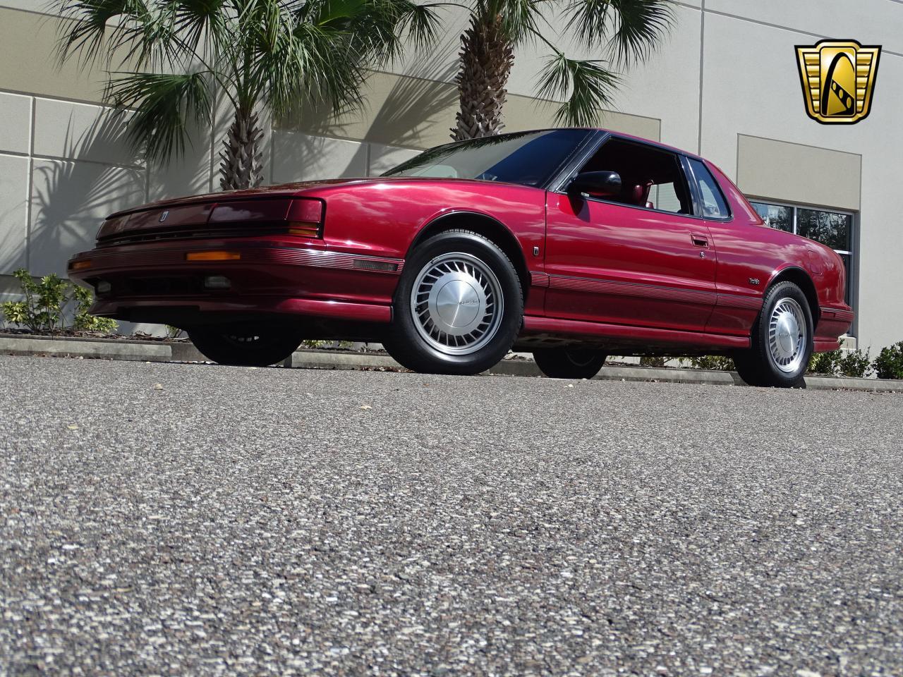 Oldsmobile toronado 1990