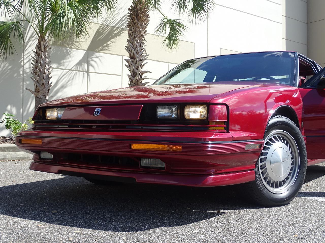 Oldsmobile toronado 1990