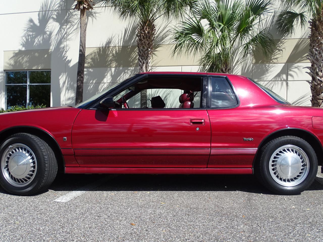 Oldsmobile toronado 1990