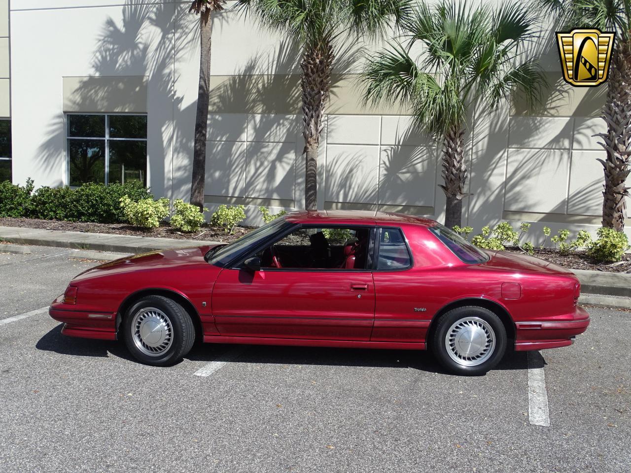 Oldsmobile toronado 1990