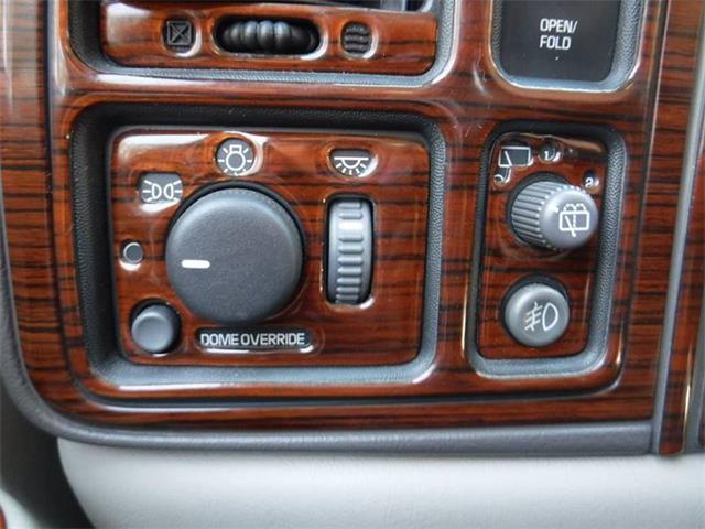 2002 Cadillac Escalade (CC-1161900) for sale in Thousand Oaks, California