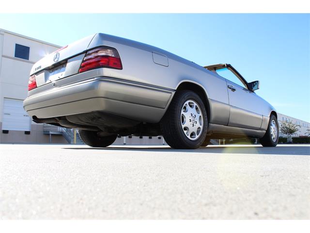 1994 Mercedes-Benz E320 (CC-1164755) for sale in Houston, Texas