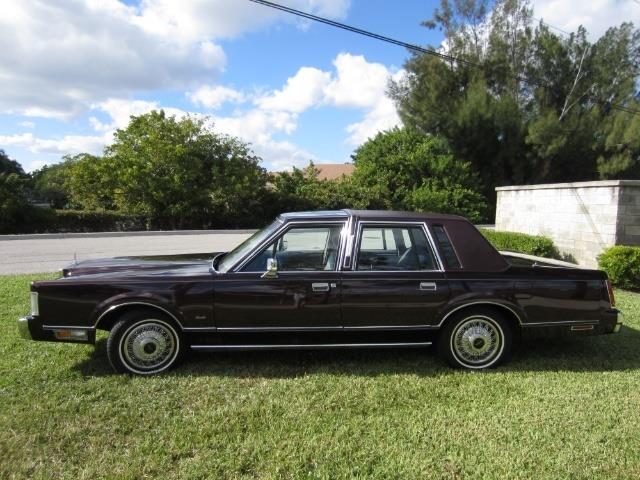 1988 Lincoln Town Car (CC-1169542) for sale in Delray Beach, Florida