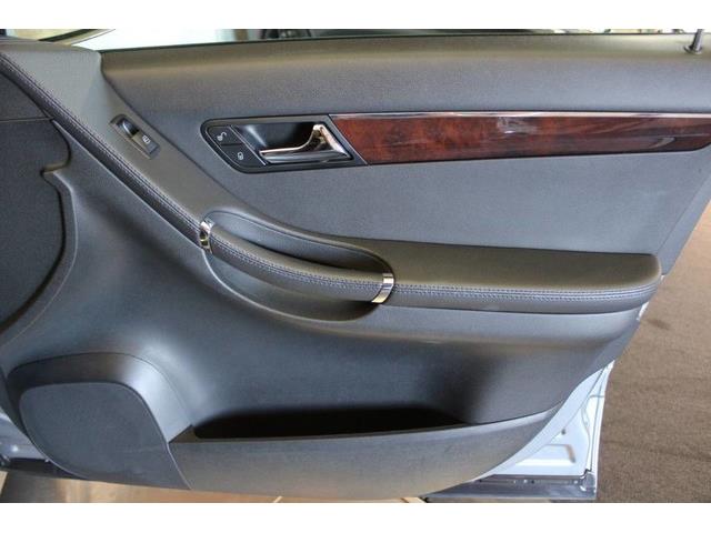 2010 Mercedes-Benz R-Class (CC-1179075) for sale in Anaheim, California