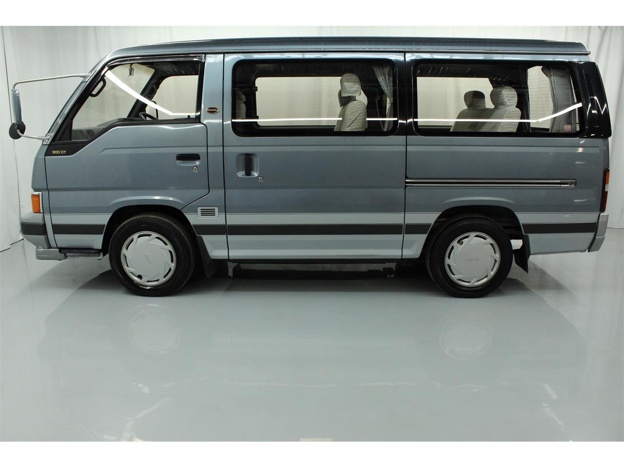 Nissan urvan 1990