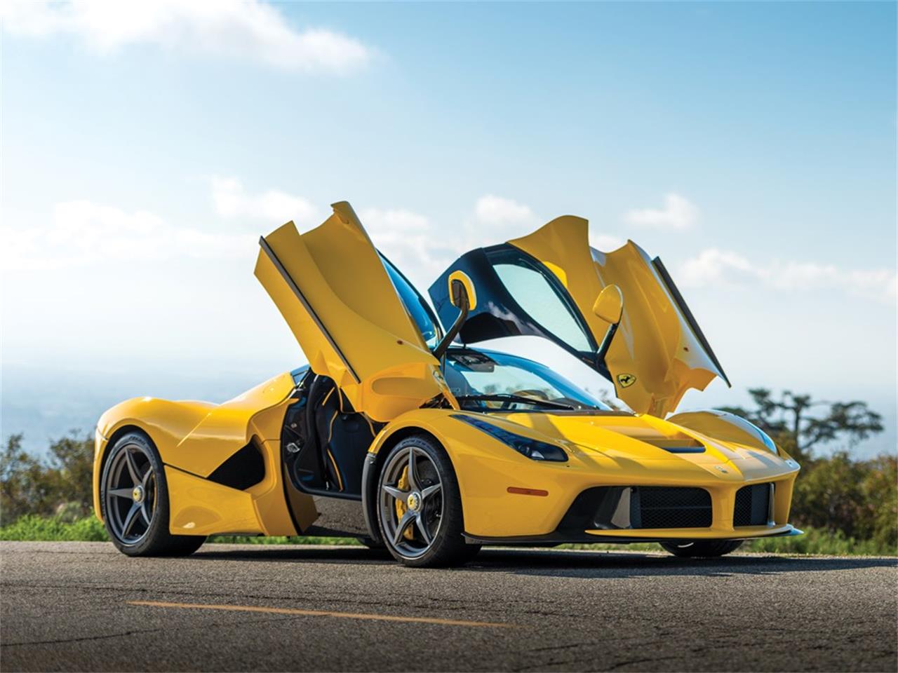 Ferrari LAFERRARI желтая