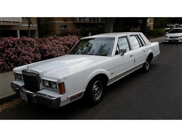 1989 Lincoln Town Car (CC-1208868) for sale in Laguna Woods, California