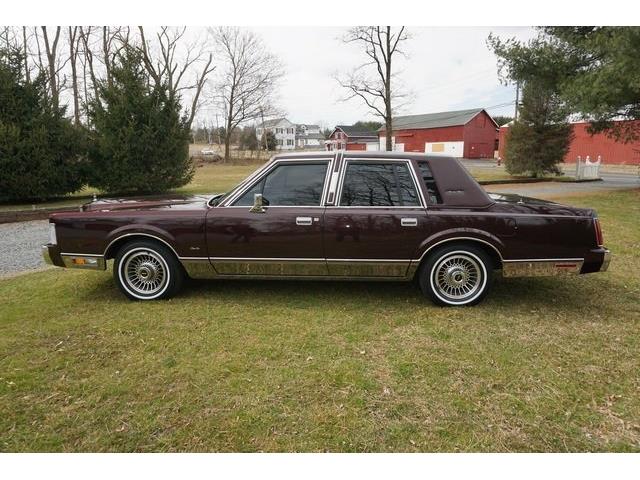 1987 Lincoln Town Car (CC-1211278) for sale in Monroe, New Jersey