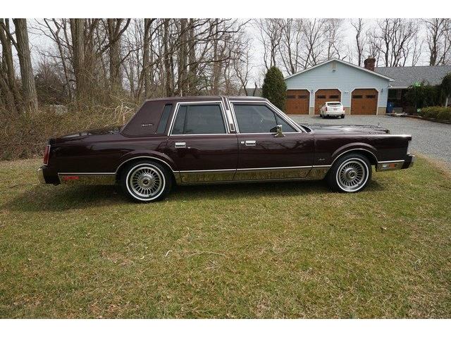 1987 Lincoln Town Car (CC-1211278) for sale in Monroe, New Jersey