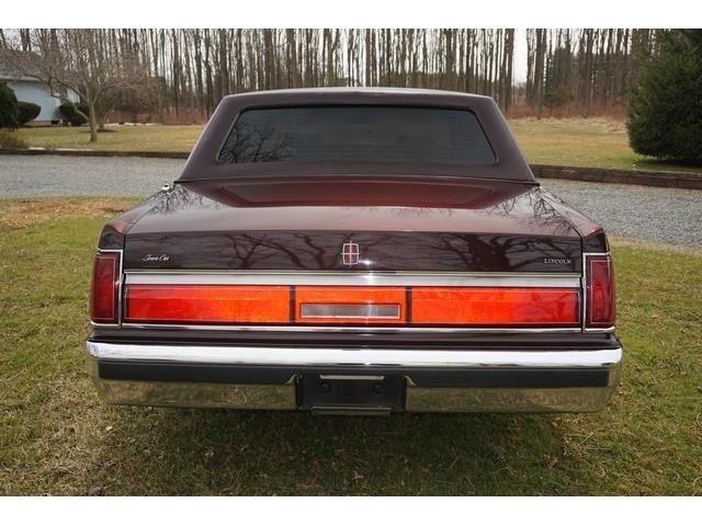 1987 Lincoln Town Car (CC-1211278) for sale in Monroe, New Jersey
