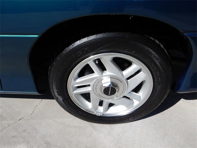 1995 Chevrolet Camaro Z28 (CC-1211796) for sale in Woodland Hills, California