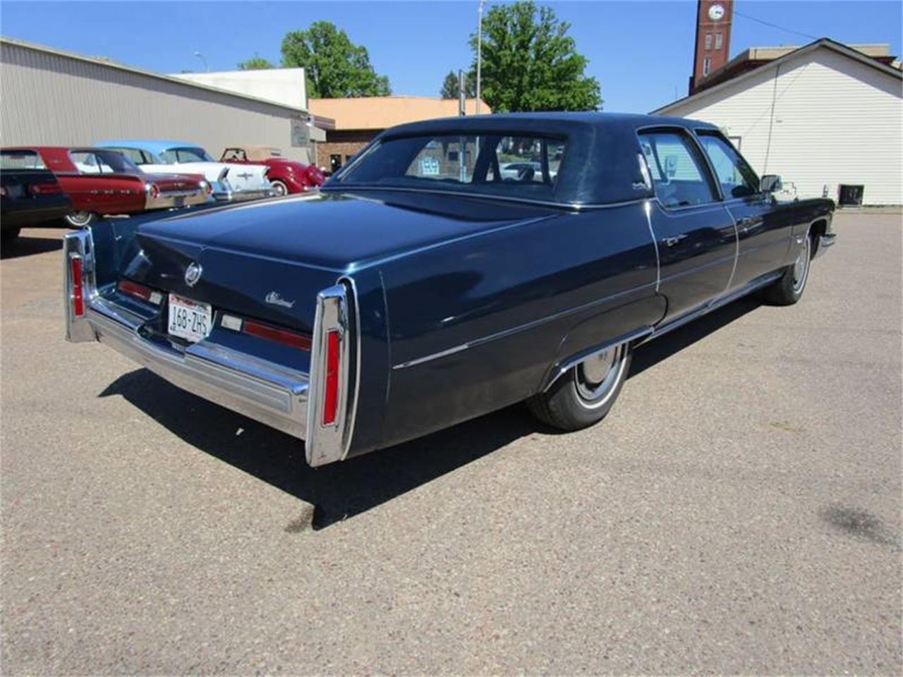 Cadillac fleetwood 1975