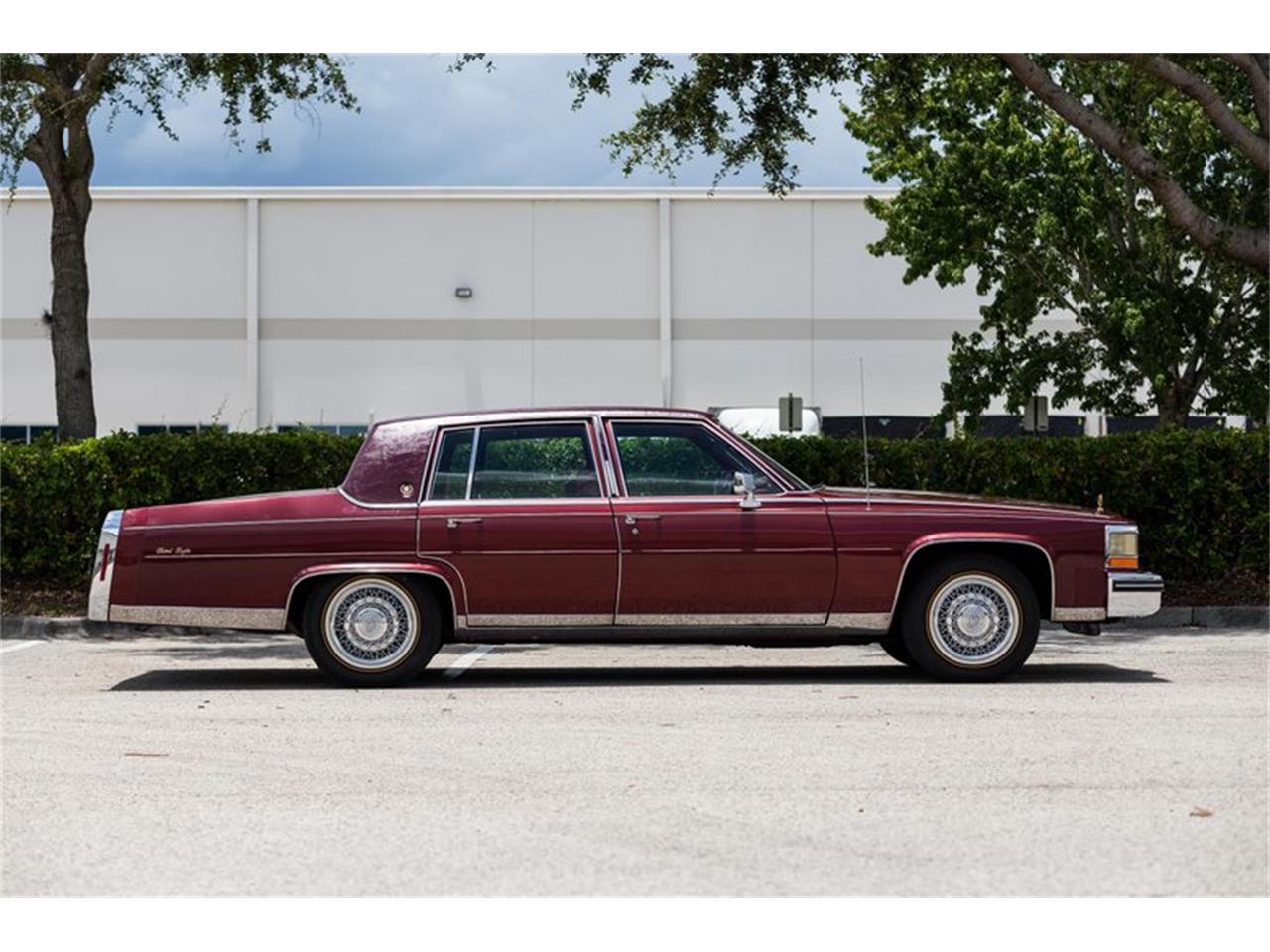 Cadillac fleetwood 1985