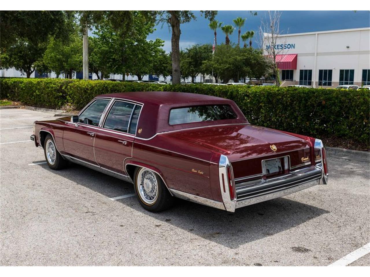 Cadillac fleetwood 1985