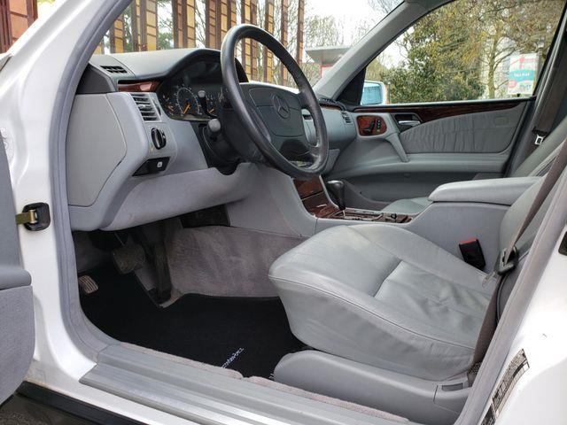 2002 e320 interior