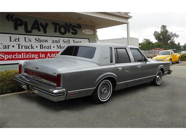 1984 Lincoln Town Car (CC-1266628) for sale in Redlands, California