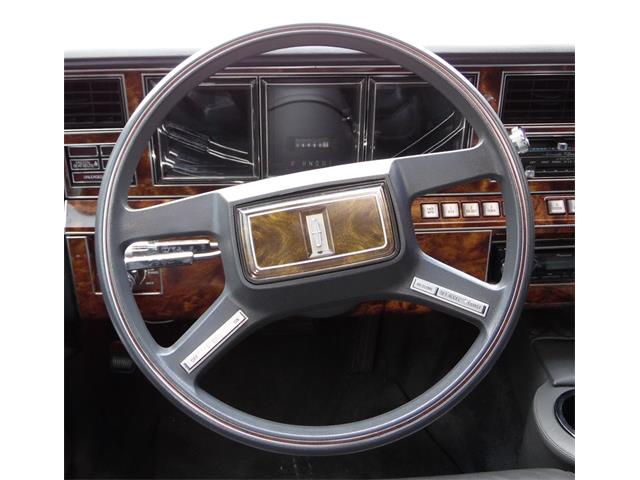 1984 Lincoln Town Car (CC-1266628) for sale in Redlands, California