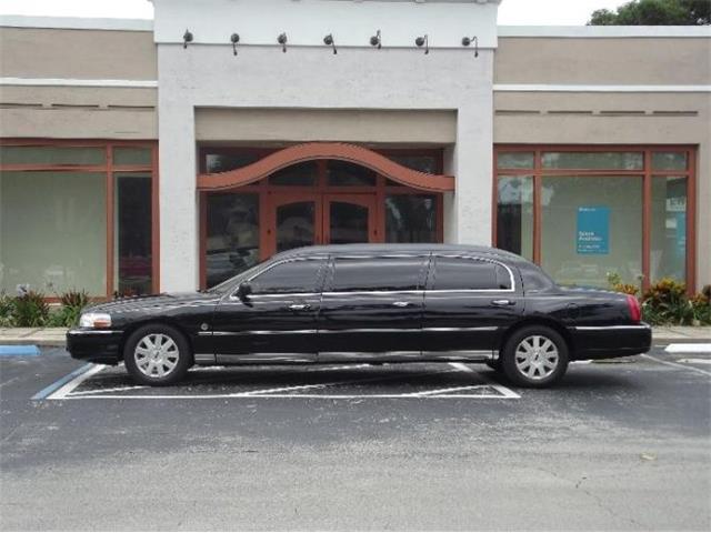 2004 Lincoln Town Car (CC-1274316) for sale in Cadillac, Michigan