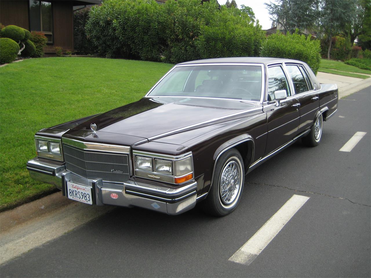 Cadillac fleetwood 1985