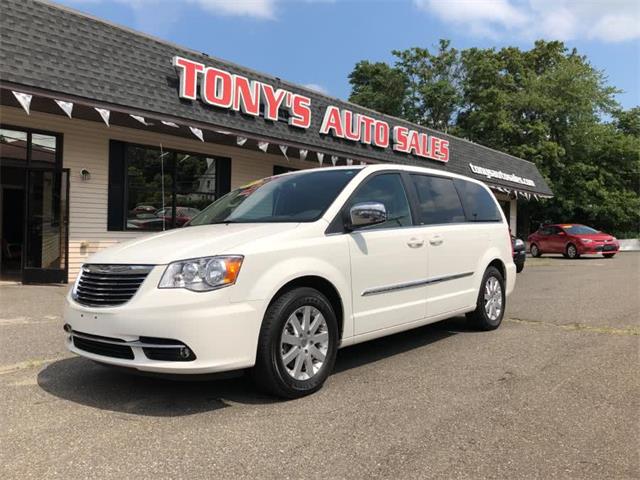 2012 Chrysler Town & Country (CC-1294466) for sale in Waterbury, Connecticut