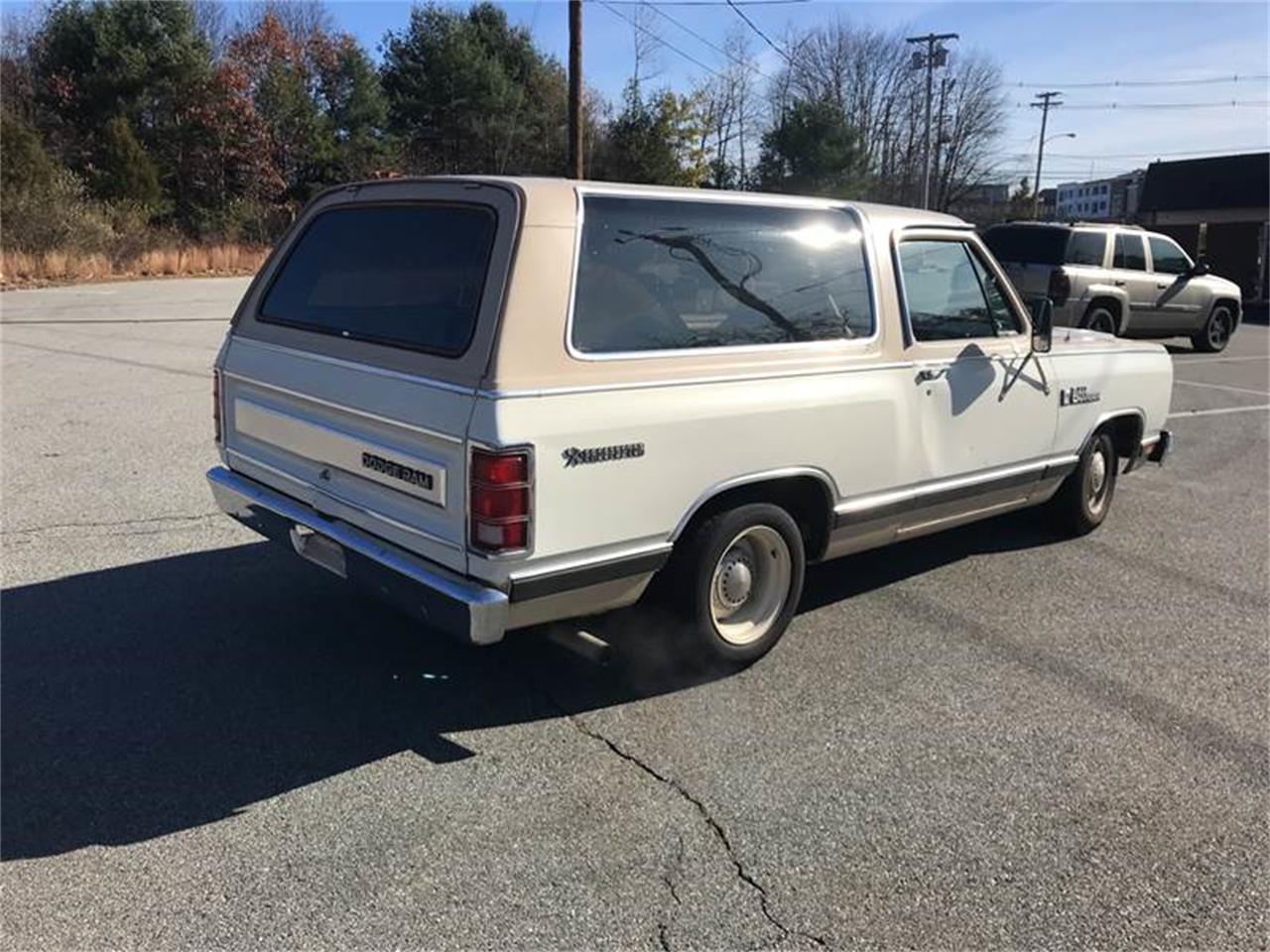 Dodge ramcharger 1983