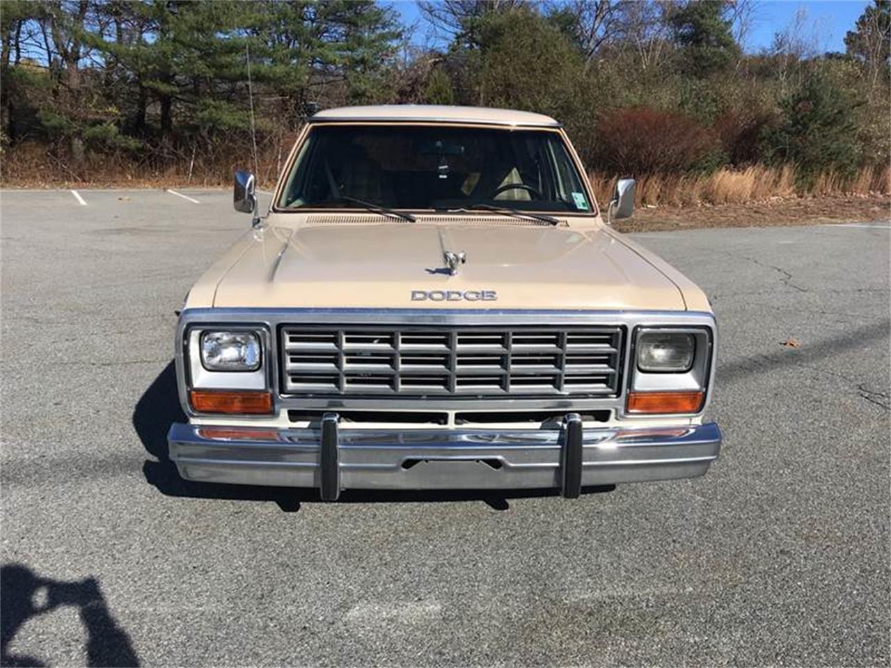 Dodge ramcharger 1983