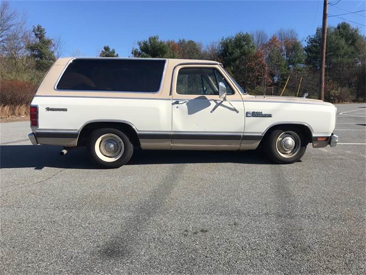 Dodge ramcharger 1983