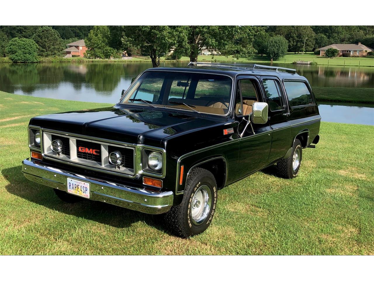 Gmc suburban. Шевроле Субурбан 1970. Suburban дизель 70 года. GMC старый. GMC машина в Старом кузове.