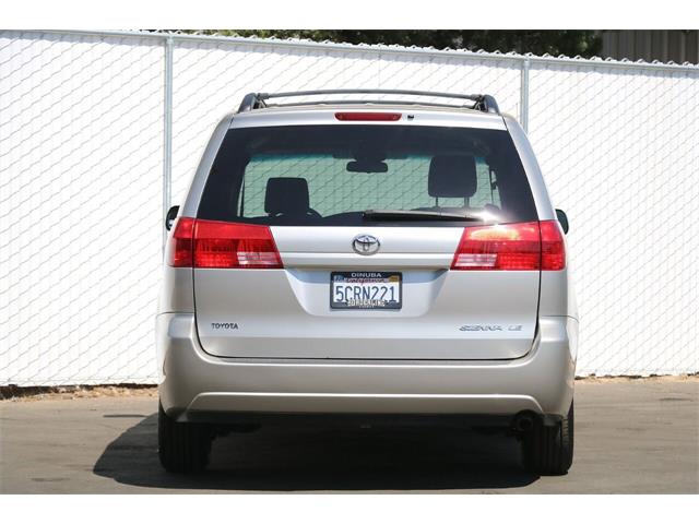 2004 Toyota Sienna (CC-1310485) for sale in Dinuba, California