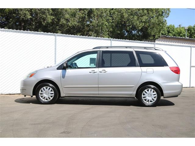 2004 Toyota Sienna (CC-1310485) for sale in Dinuba, California