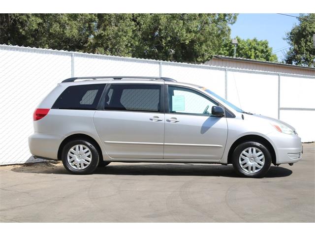2004 Toyota Sienna (CC-1310485) for sale in Dinuba, California