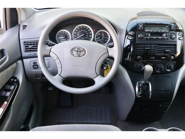 2004 Toyota Sienna (CC-1310485) for sale in Dinuba, California