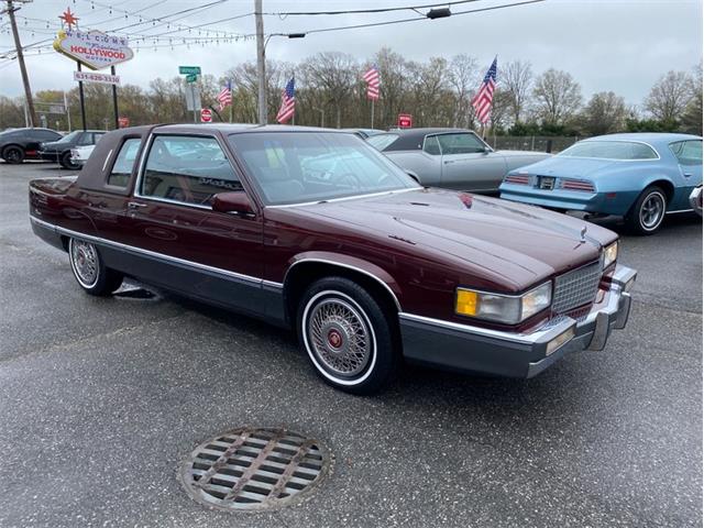 1989 Cadillac Fleetwood (CC-1344170) for sale in West Babylon, New York