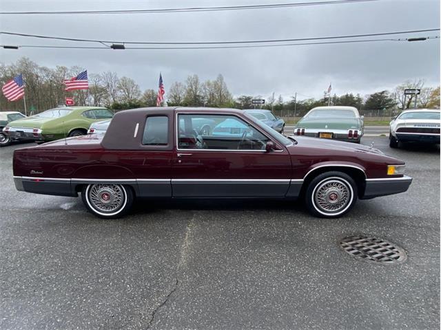 1989 Cadillac Fleetwood (CC-1344170) for sale in West Babylon, New York