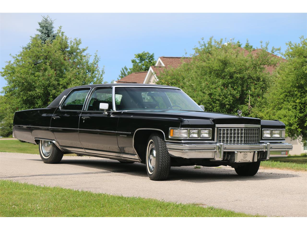 Cadillac fleetwood 1976