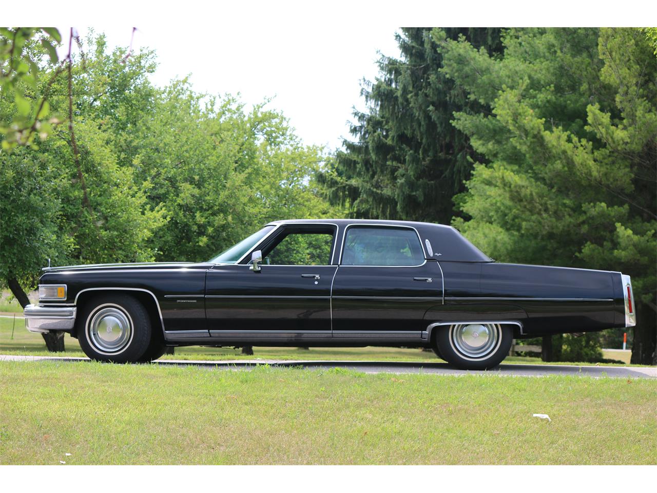 Cadillac fleetwood 1976