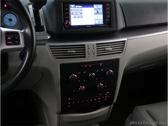 2011 Volkswagen Routan (CC-1361932) for sale in Addison, Illinois