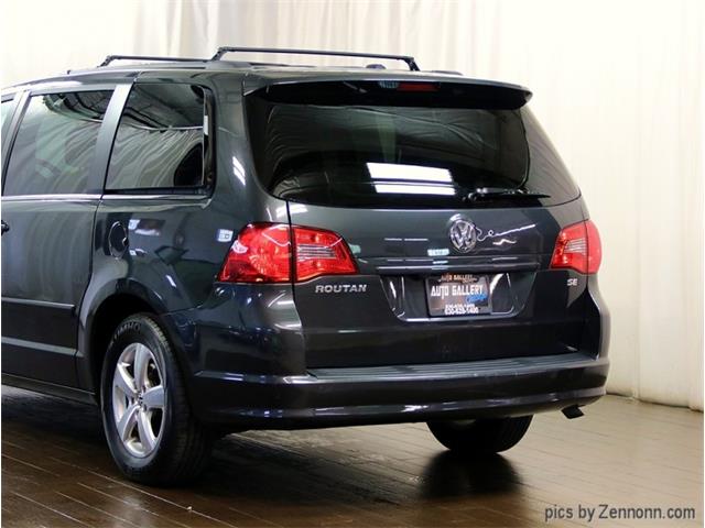 2011 Volkswagen Routan (CC-1361932) for sale in Addison, Illinois