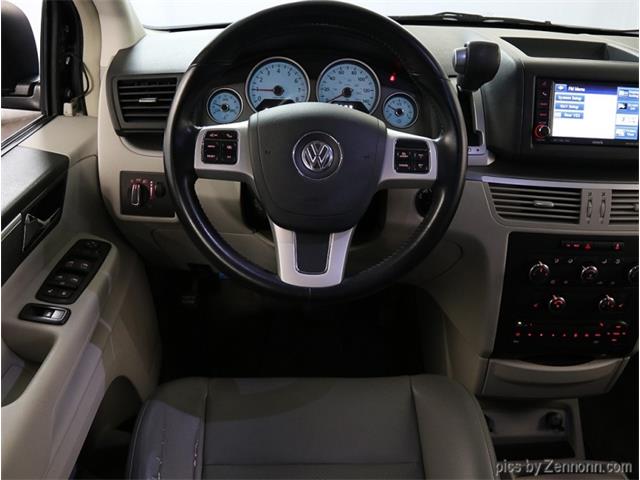 2011 Volkswagen Routan (CC-1361932) for sale in Addison, Illinois