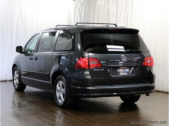 2011 Volkswagen Routan (CC-1361932) for sale in Addison, Illinois