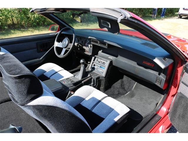 1988 Chevrolet Camaro IROC Z28 (CC-1362058) for sale in Columbiaville, Michigan