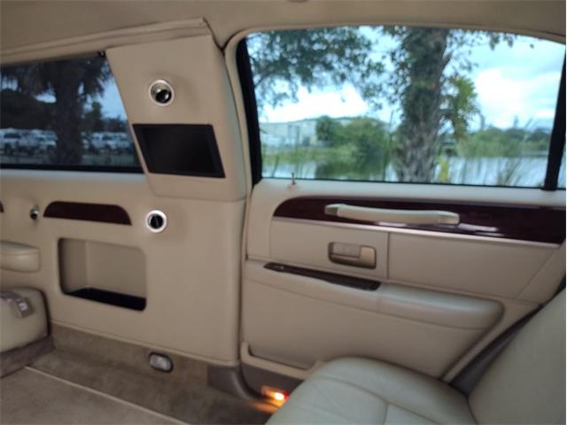 2005 Lincoln Town Car (CC-1367567) for sale in Punta Gorda, Florida